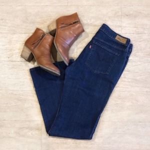 Levi’s Bootcut Slight Curve Blue Jeans Size 8